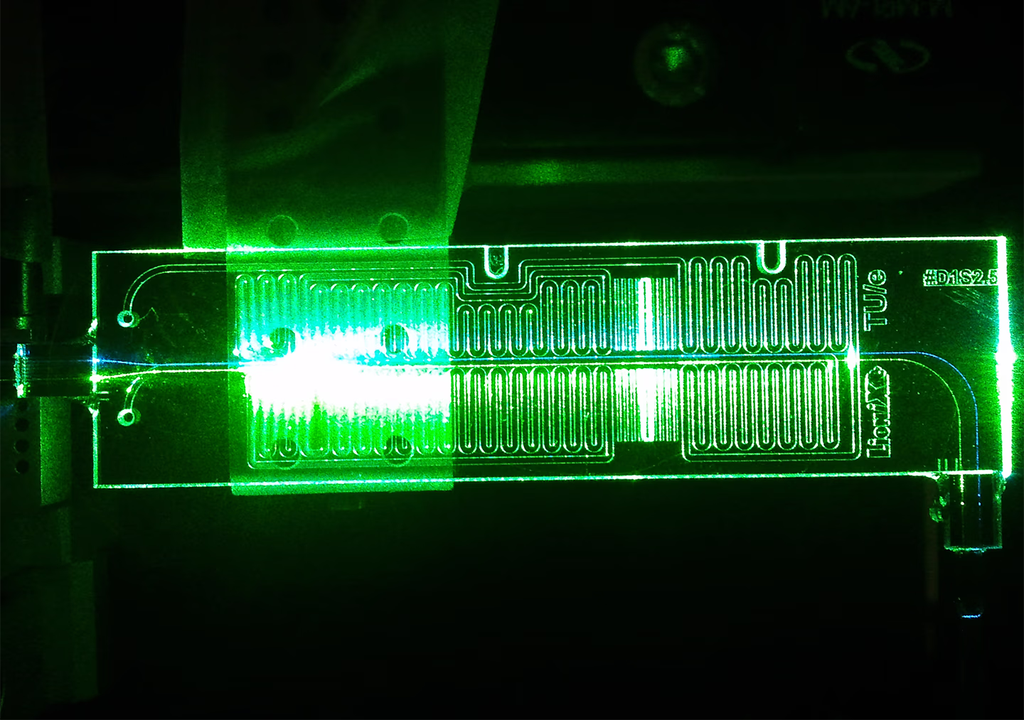 PhotonHub Technology Platform Lithium Niobate Photonic Integrated Circuits PICs