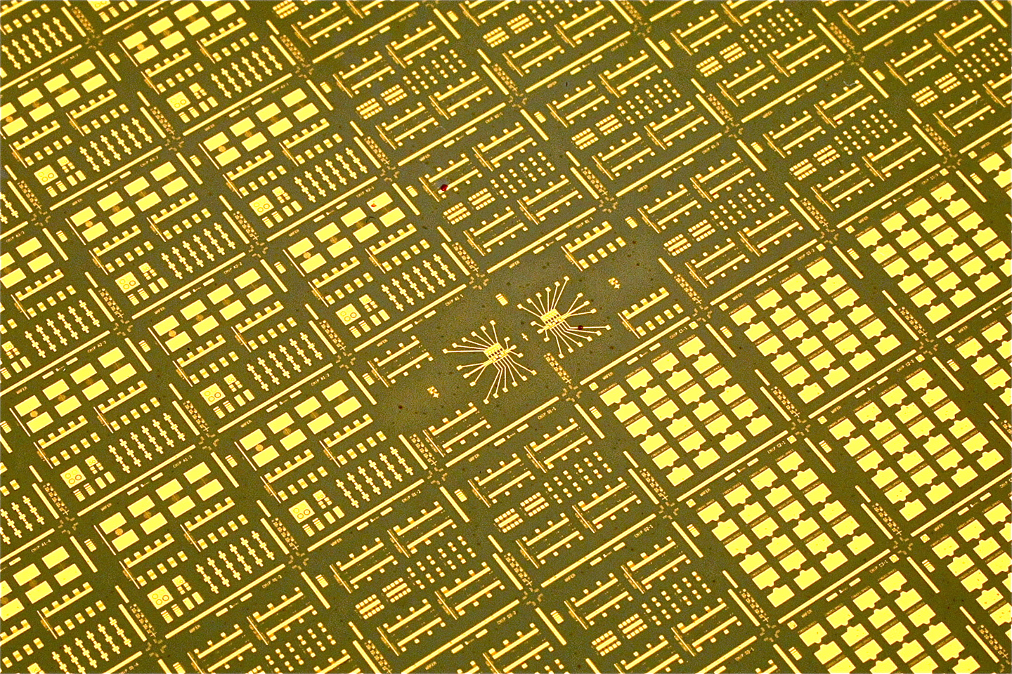 PhotonHub Technology Platform Silicon and Silicon Nitride Photonic Integrated Circuits PICs